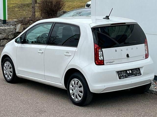 Gebraucht Skoda Citigo-e IV Style 61 kW (83 PS) 2021 Weiß Kleinwagen