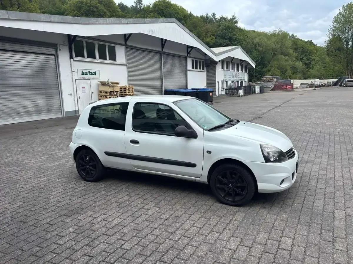 Brugt Renault Clio IV Campus 75 HK (55 kW) 2012 Hvid Sedan