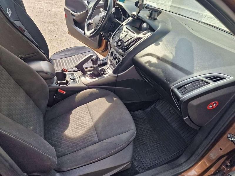 Gebraucht Ford Focus 101 PS (74 kW) 2014 Kombi