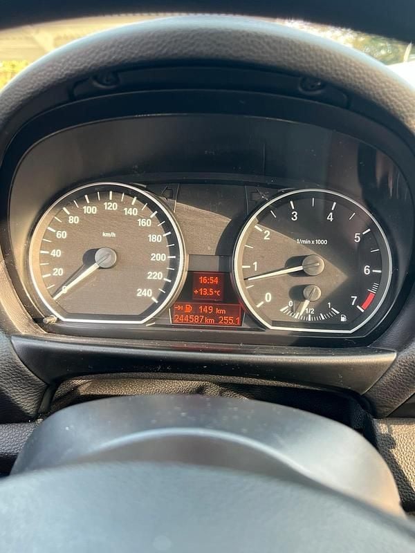 Gebraucht BMW 116 122 PS (89 kW) 2007 Schwarz Kleinwagen