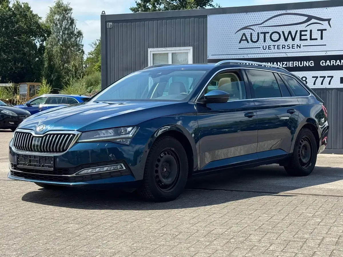 Gebraucht Skoda Superb Style 150 PS (110 kW) 2020 Blau Kombi