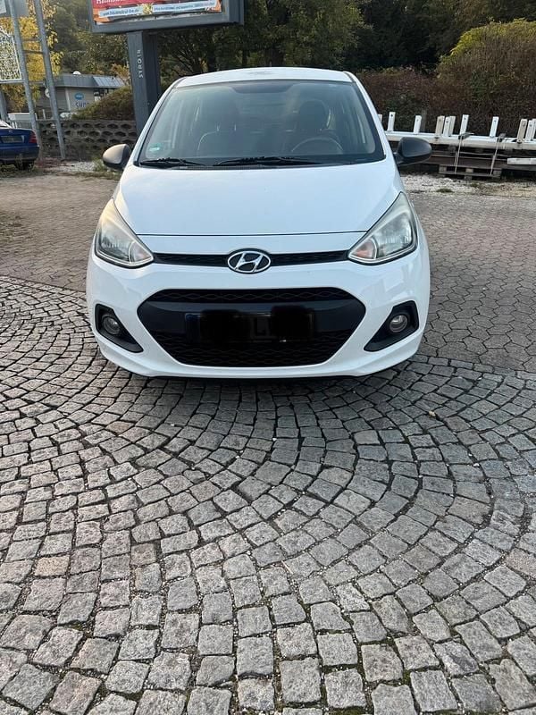 Weiß Gebraucht 2014 Hyundai i10 Kleinwagen | 1.650 € (Superpreis) - Bild 1/4