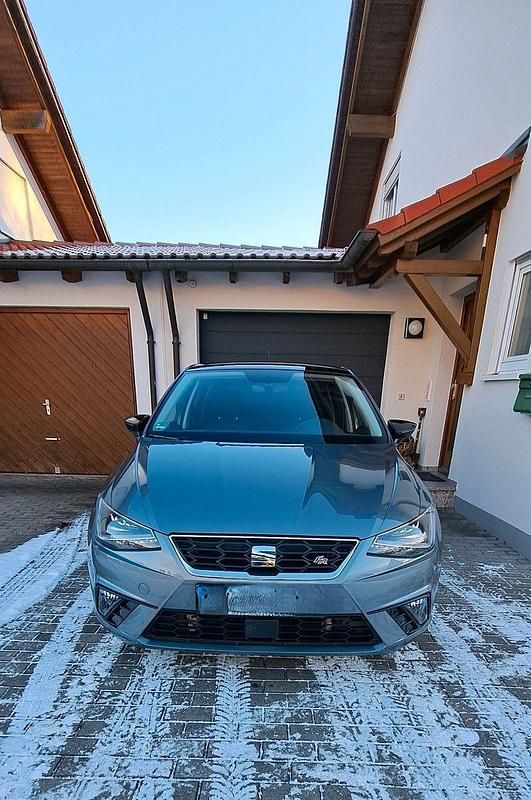 Grau Gebraucht 2018 Seat Ibiza FR Kleinwagen | 12.500 € (Guter Preis) - Bild 1/4