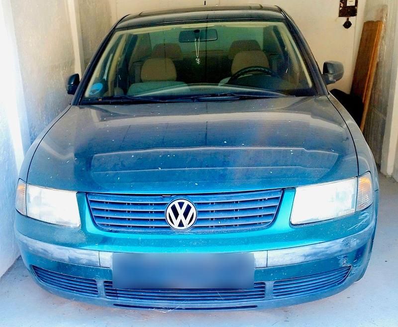 Second-hand VW Passat 150 CP (110 kW) 1996 Verde Berlinǎ