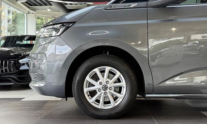 Gebraucht VW Multivan 136 PS (100 kW) 2022 Indiumgrau metallic Van