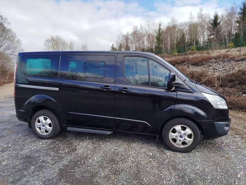 Gebraucht Ford Tourneo Custom Titanium 131 PS (96 kW) 2015 Schwarz Van