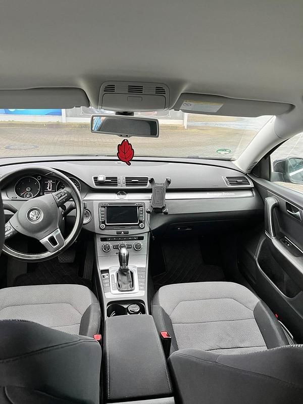 Gebraucht VW Passat 140 PS (102 kW) 2013 Schwarz Kombi