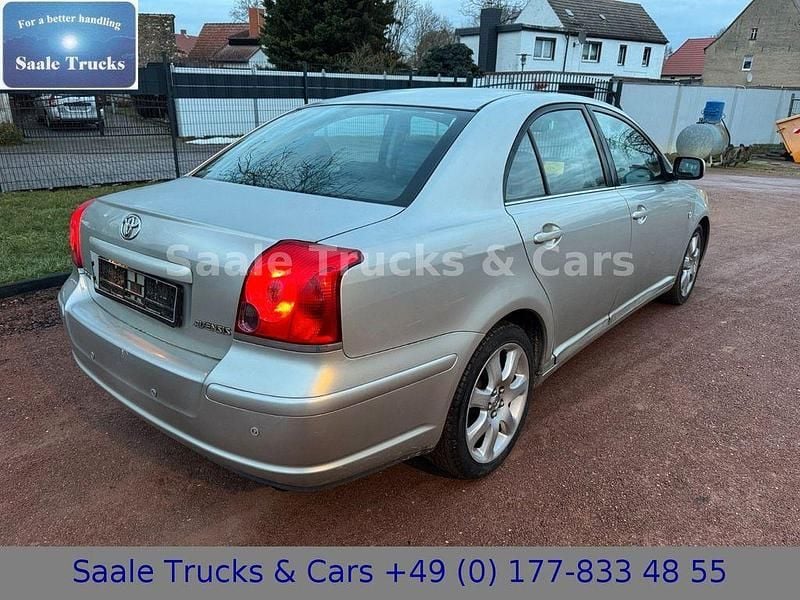 Gebraucht Toyota Avensis 163 PS (119 kW) 2004 Silber Limousine