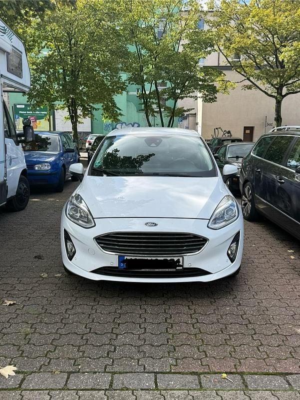 Weiß Gebraucht 2017 Ford Fiesta Titanium Kleinwagen | 7.500 € (Guter Preis) - Bild 1/4