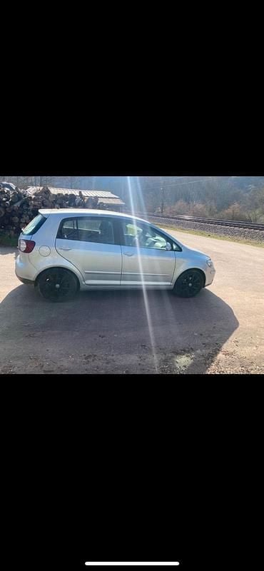Second-hand VW Golf IV 105 CP (77 kW) 2006 Argintiu Hatchback