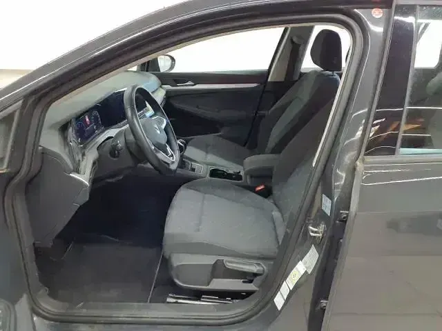 Second-hand VW Golf VII Life 116 CP (85 kW) 2021 Andere Hatchback