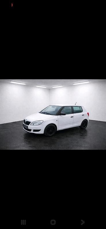 Gebraucht Skoda Fabia 86 PS (63 kW) 2015 Weiß Limousine