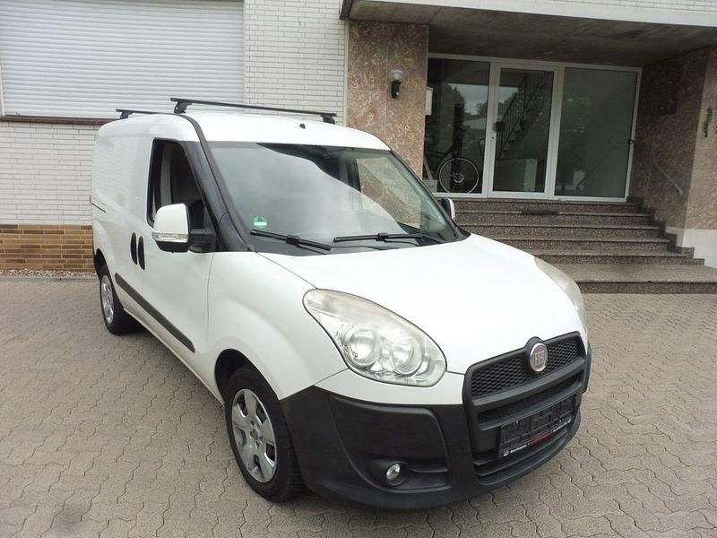 Gebraucht Fiat Doblò 101 PS (74 kW) 2012 Weiß Van / Kleinbus