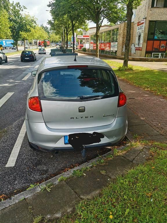 Silber Gebraucht 2012 Seat Altea Ecomotive Van / Kleinbus | 2.200 € (Superpreis) - Bild 1/4