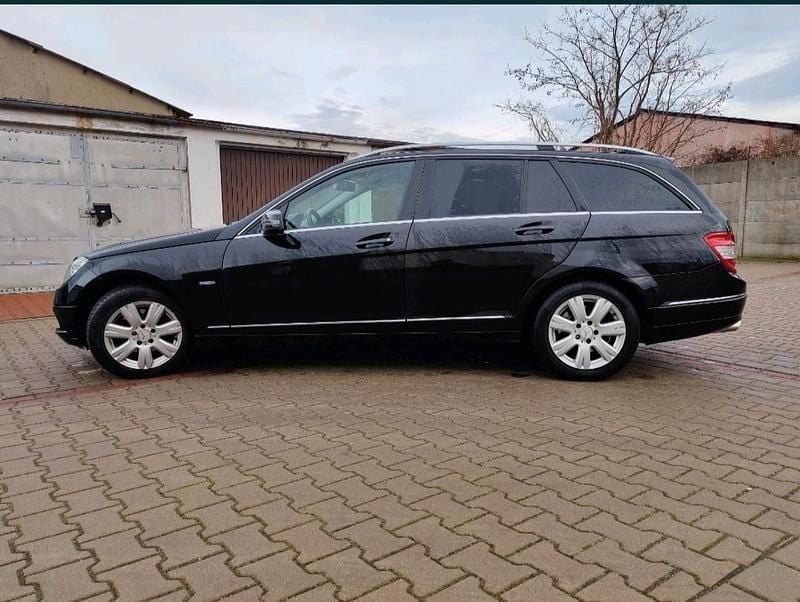Gebraucht Mercedes C220 170 PS (125 kW) 2011 Schwarz Kombi