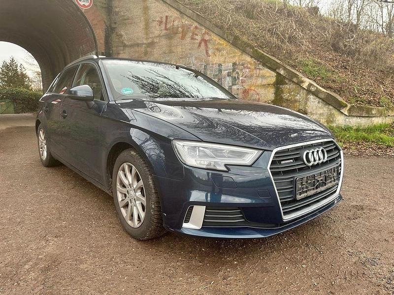 Blau Gebraucht 2017 Audi A3 Sport Limousine | 15.999 € (Superpreis) - Bild 1/4