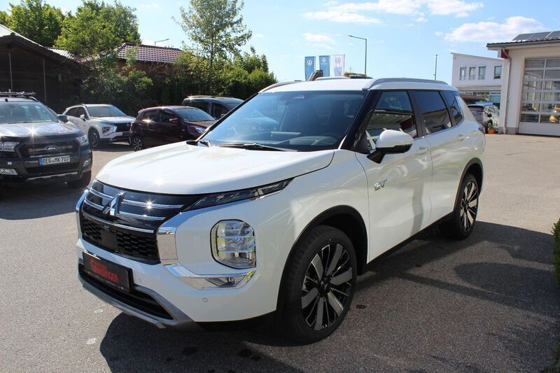 Neu Mitsubishi Outlander P-HEV Edition 306 PS (225 kW) 2025 Weiß SUV