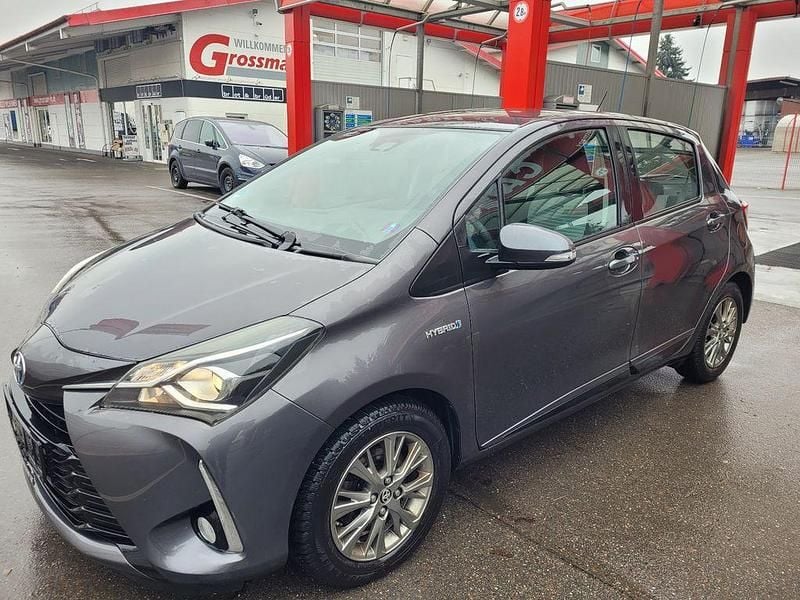 Gebraucht Toyota Yaris Hybrid Comfort 75 PS (55 kW) 2017 Grau Limousine