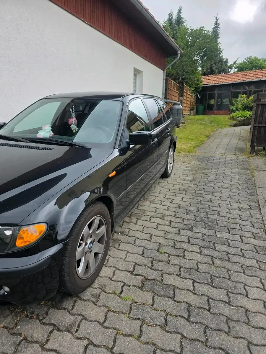 Gebraucht BMW 318 140 PS (102 kW) 2005 Schwarz Kombi
