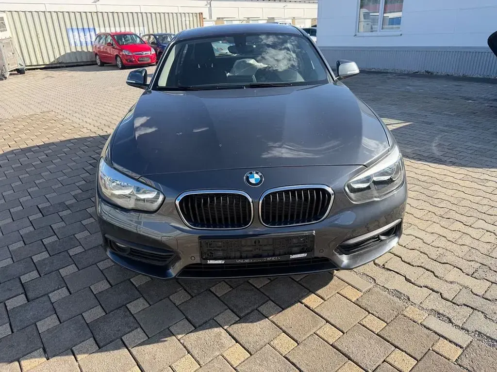 Gebraucht BMW 116 Advantage 109 PS (80 kW) 2017 Grau Kleinwagen