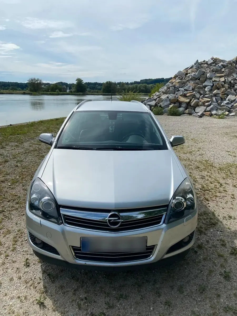 Gebraucht Opel Astra 150 PS (110 kW) 2007 Silber Kombi