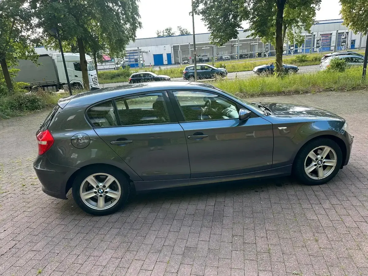 Gebraucht BMW 118 143 PS (105 kW) 2007 Grau Kleinwagen
