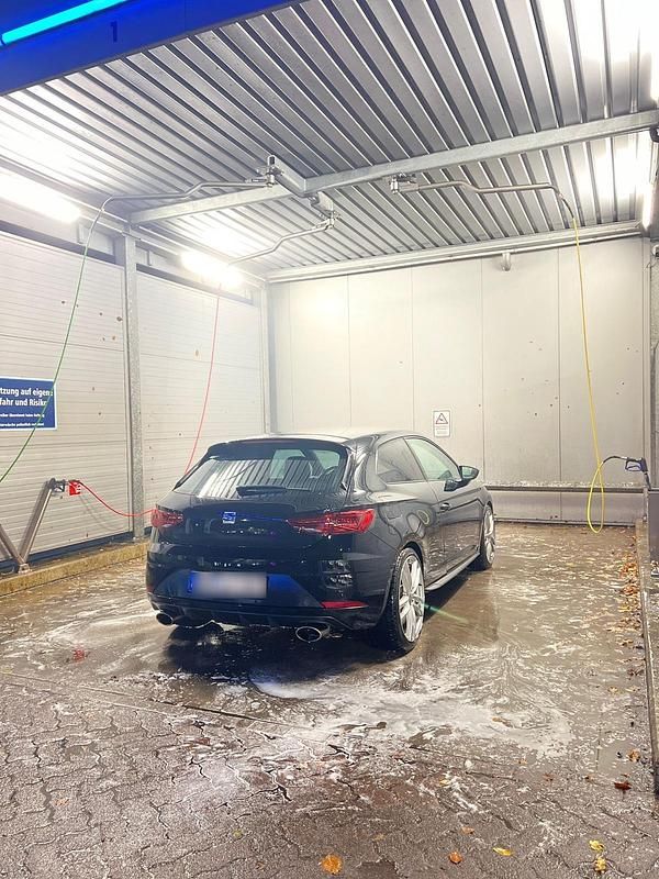 Second-hand Seat Leon CUPRA 300 CP (220 kW) 2018 Negru Coupe