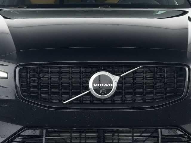 Gebraucht Volvo V60 145 PS (106 kW) 2025 Kombi