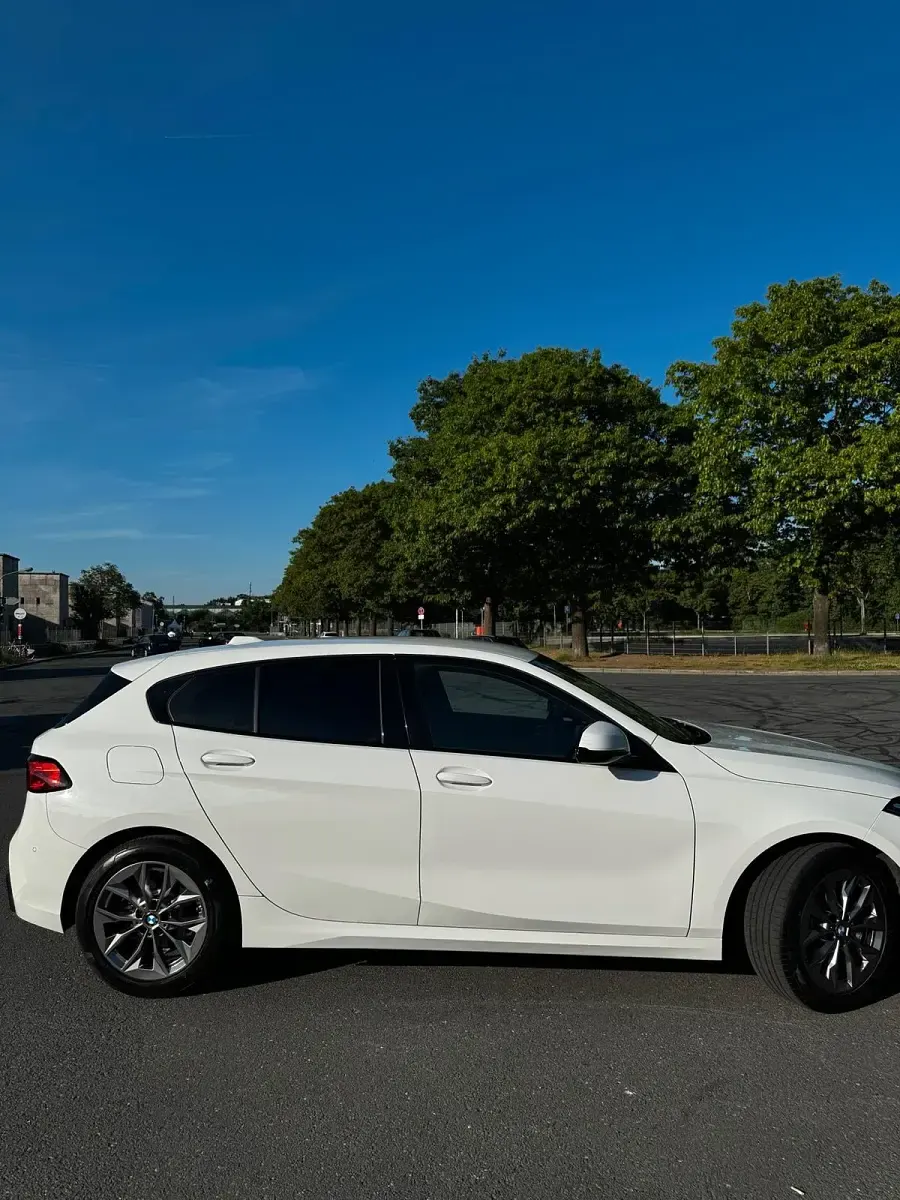 Gebraucht BMW 120 170 PS (125 kW) 2024 Weiß Kleinwagen