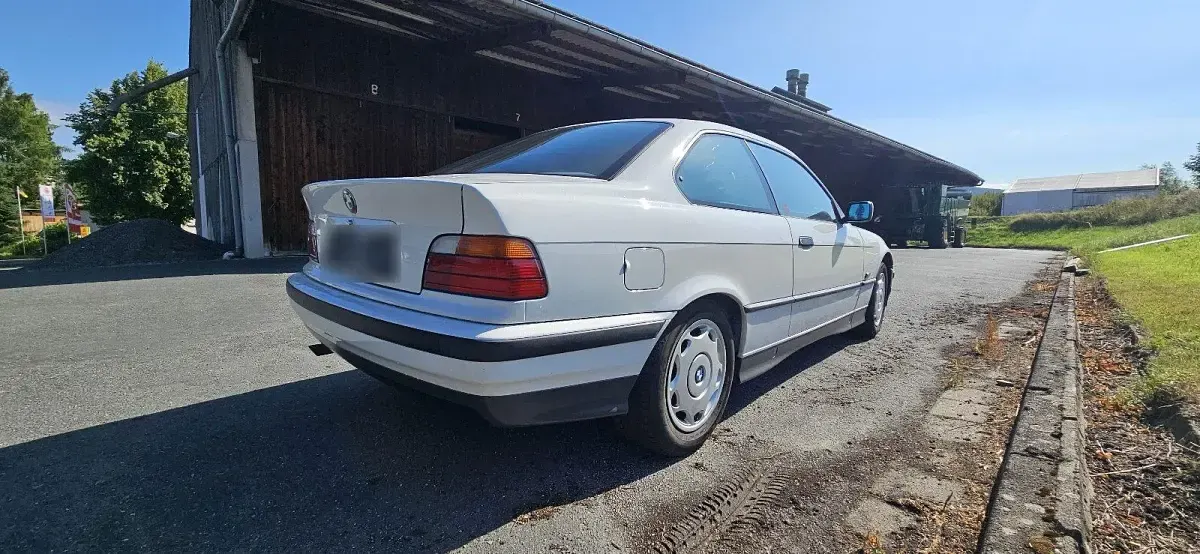 Gebraucht BMW 316 102 PS (75 kW) 1994 Weiß Coupé