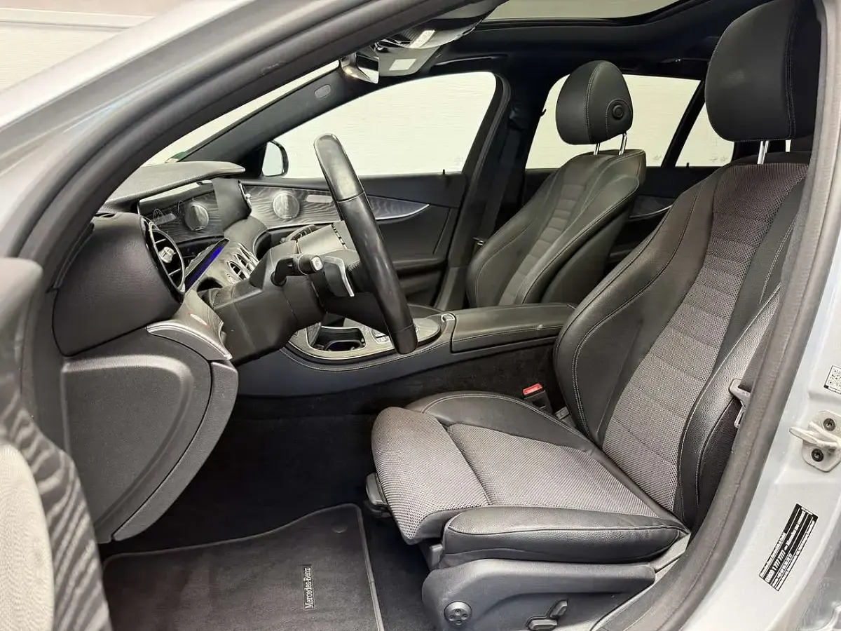 Gebraucht Mercedes E300 AMG 306 PS (225 kW) 2020 Hightech silber Kombi
