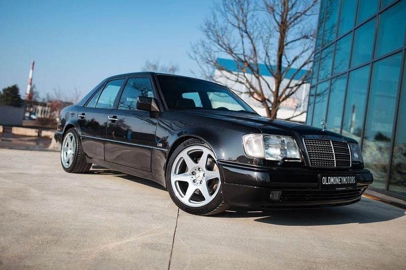 Gebraucht Mercedes E500 326 PS (239 kW) 1994 Schwarz Limousine