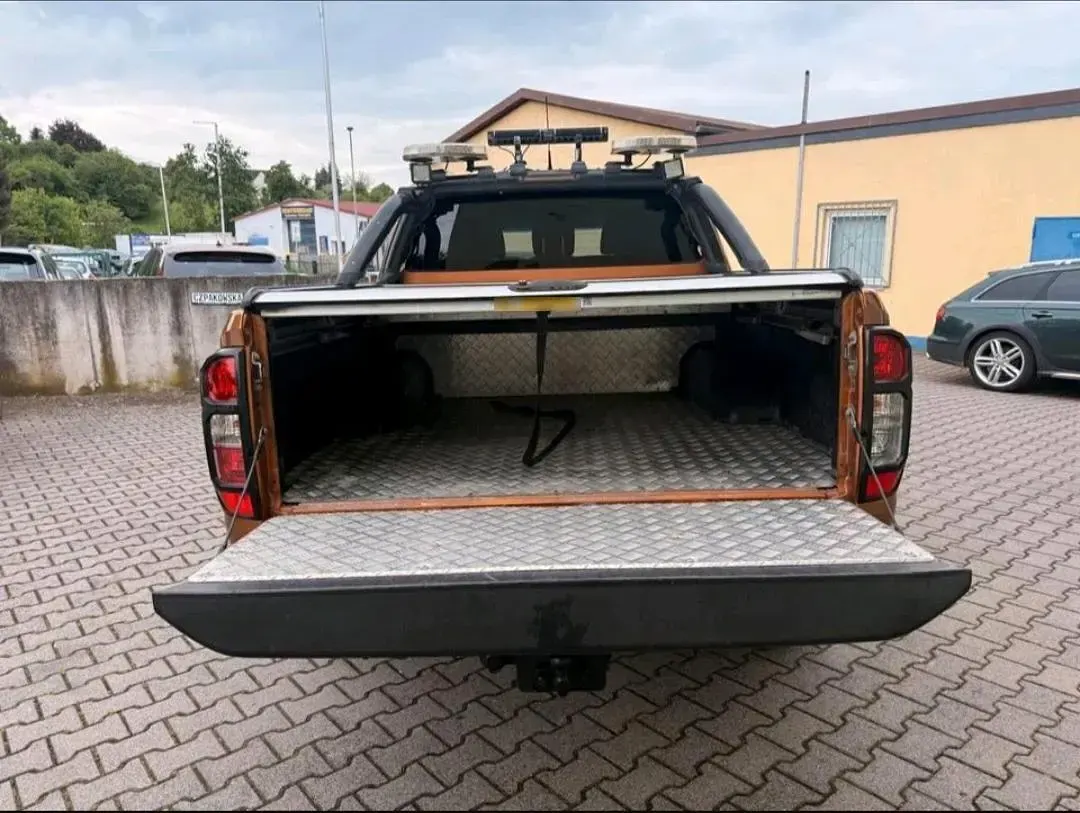 Gebraucht Nissan Navara 190 PS (139 kW) 2017 Orange Pickup