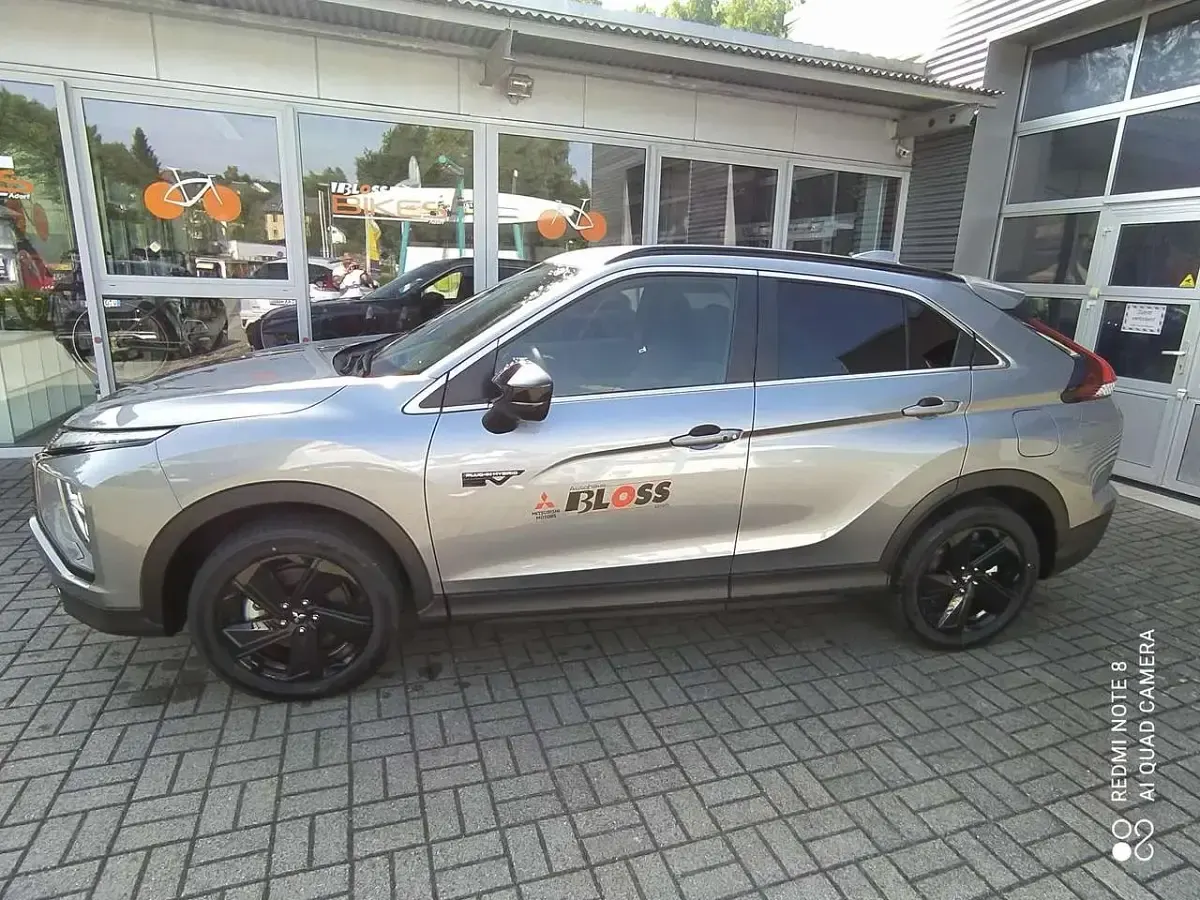 Gebraucht Mitsubishi Eclipse Cross Select 188 PS (138 kW) 2024 Platinumgrau SUV