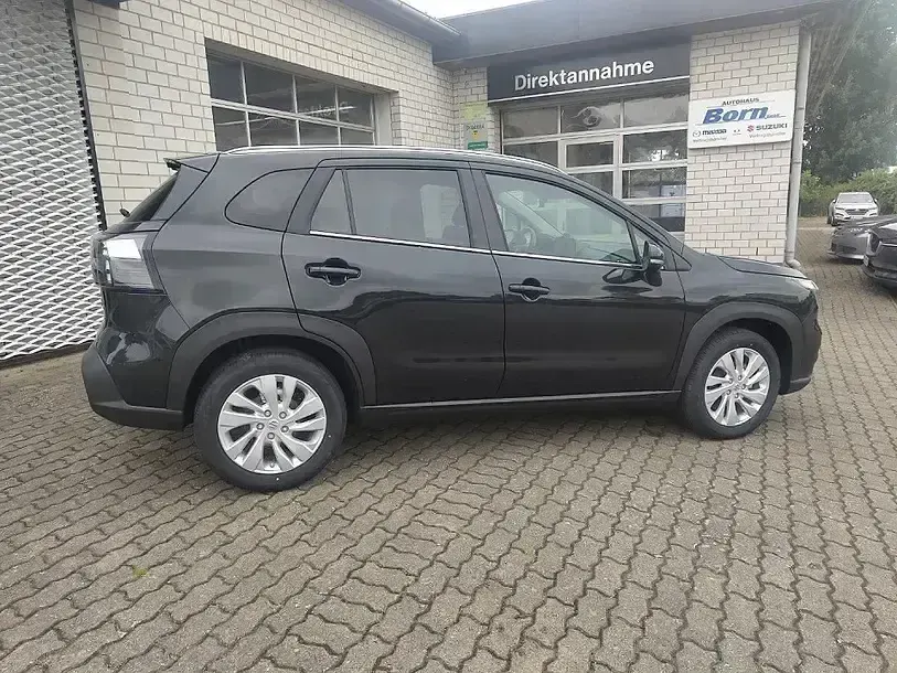 Gebraucht Suzuki SX4 S-Cross Comfort 129 PS (94 kW) 2025 Schwarz SUV