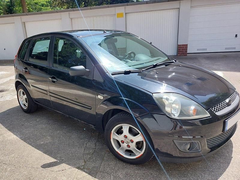 Gebraucht Ford Fiesta Style 80 PS (58 kW) 2008 Schwarz Kleinwagen