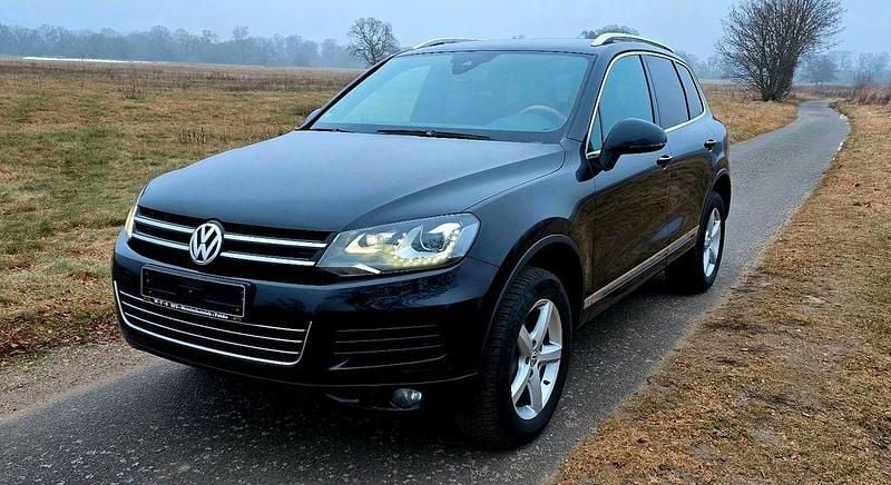 Schwarz Gebraucht 2013 VW Touareg Exclusive SUV | 14.981 € (Guter Preis) - Bild 1/4