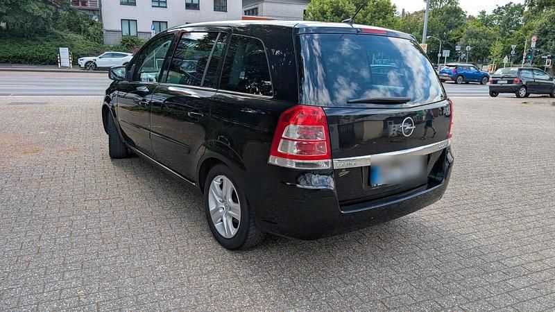 Gebraucht Opel Zafira 148 PS (108 kW) 2010 Schwarz Van / Kleinbus