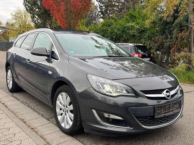 Gebraucht Opel Astra Innovation 131 PS (96 kW) 2012 Grau Kombi
