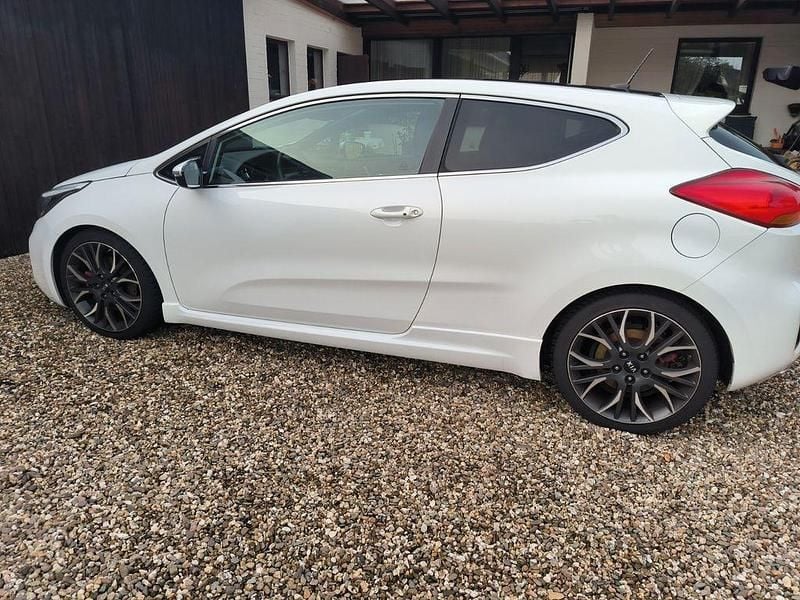 Gebraucht Kia Ceed GT GT 204 PS (150 kW) 2014 Weiß Limousine