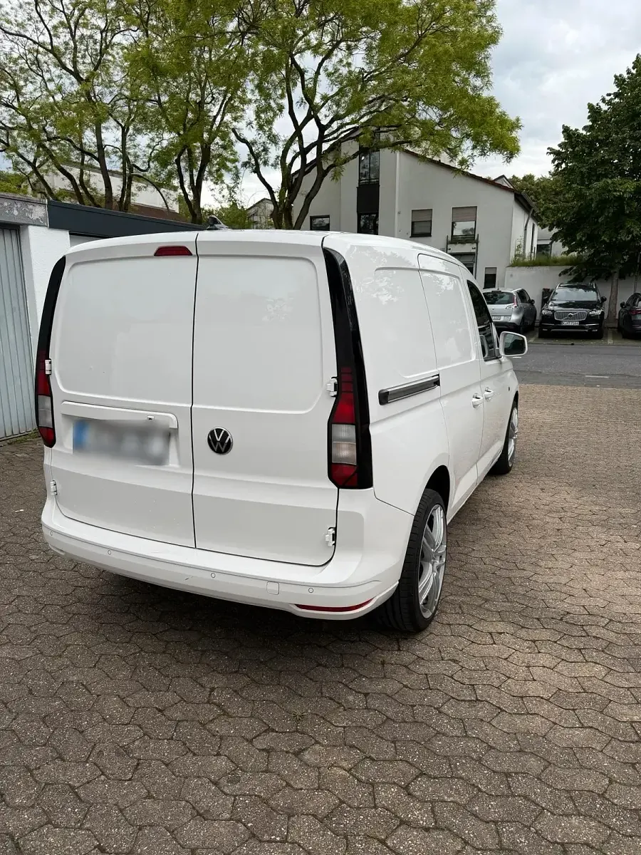 Gebraucht VW Caddy R 75 PS (55 kW) 2021 Weiß Van / Kleinbus