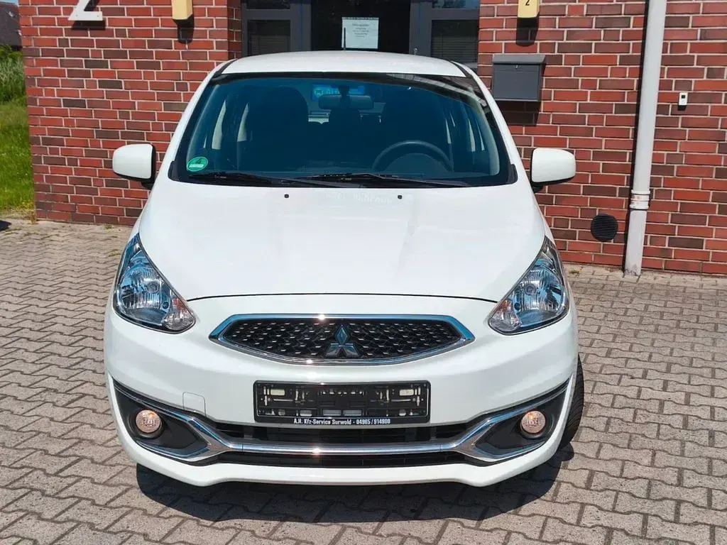 Gebraucht Mitsubishi Space Star Basis 71 PS (52 kW) 2018 Weiß Kleinwagen