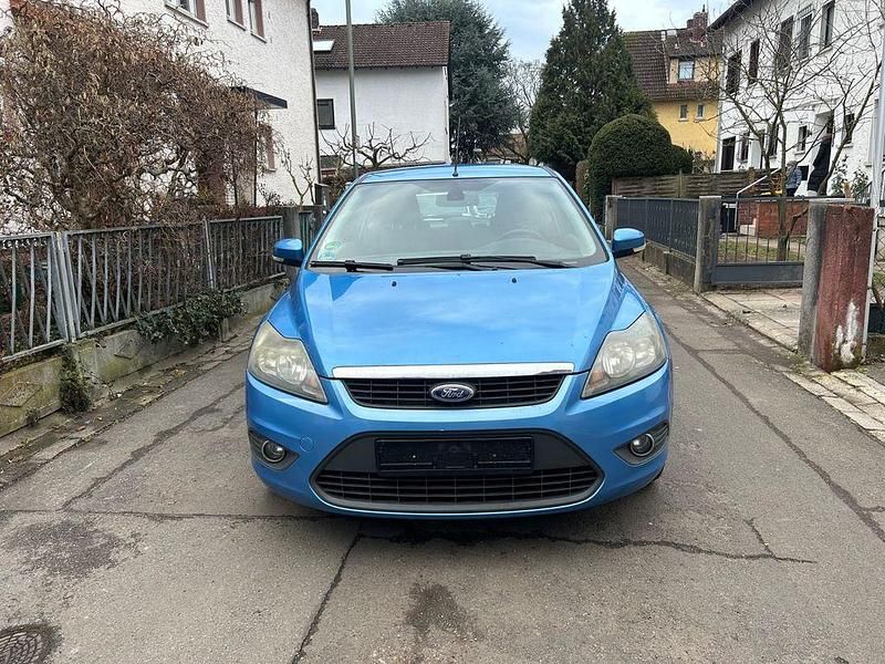 Blau Gebraucht 2010 Ford Focus Limousine | 1.950 € (Guter Preis) - Bild 1/4