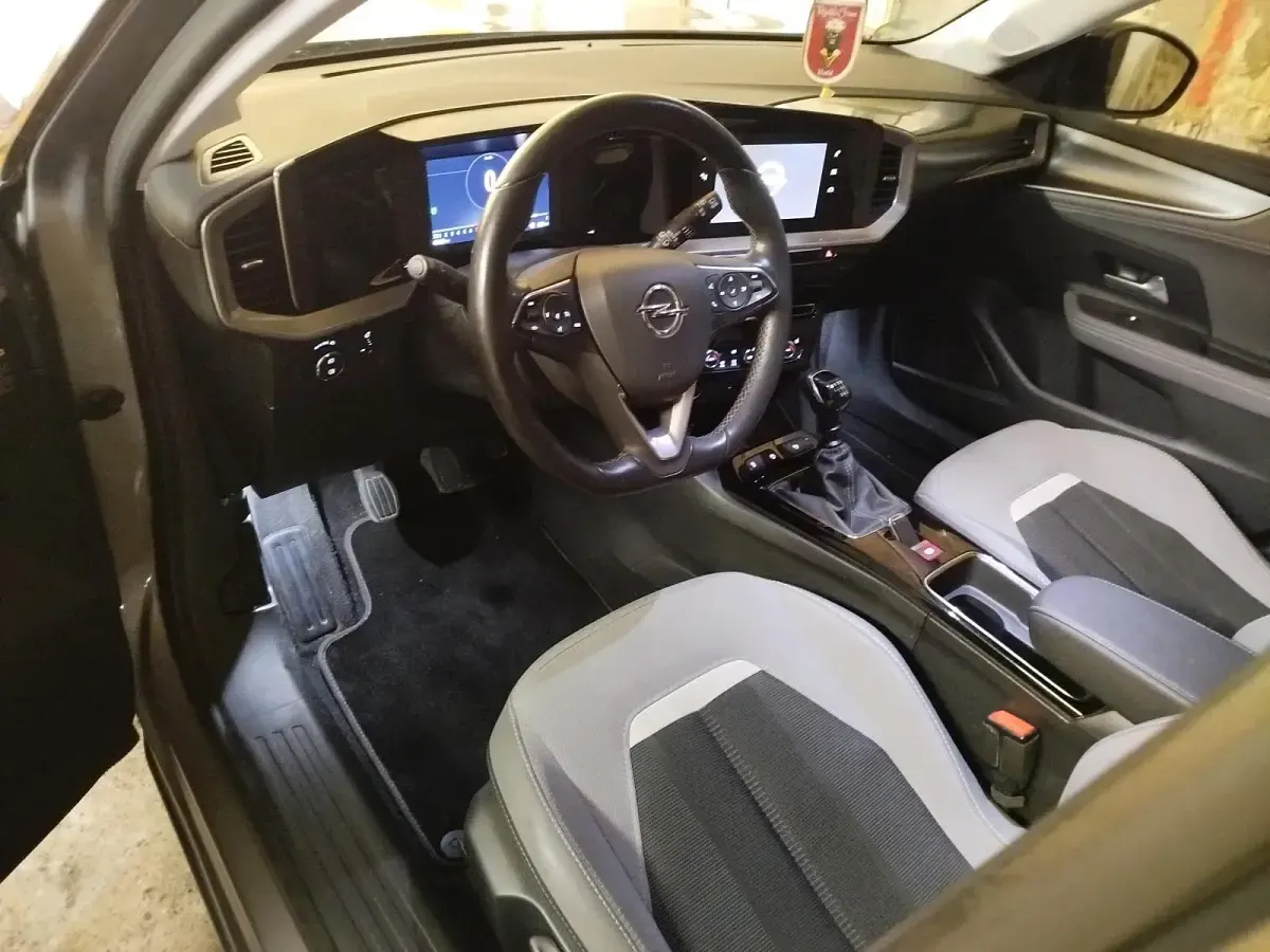 Usata Opel Mokka Elegance 130 CV (95 kW) 2021 Argento SUV