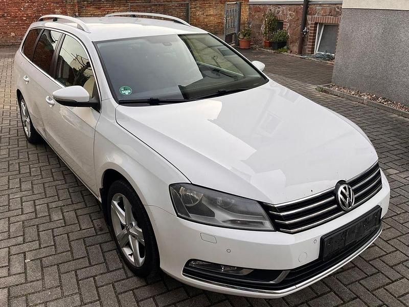 Weiß Gebraucht 2013 VW Passat Business Kombi | 5.777 € (Fairer Preis) - Bild 1/4