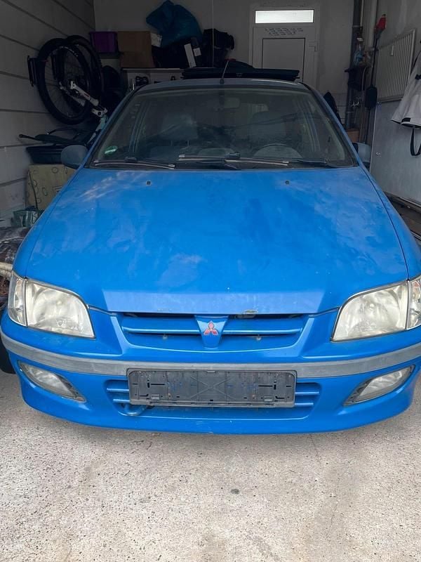 Gebraucht Mitsubishi Space Star 121 PS (88 kW) 1999 Blau Van / Kleinbus