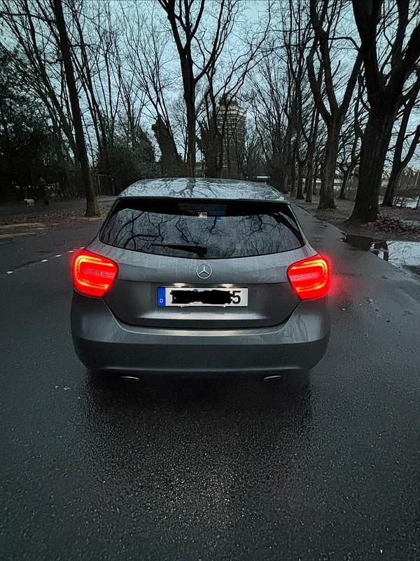 Gebraucht Mercedes A250 211 PS (155 kW) 2014 Grau Limousine