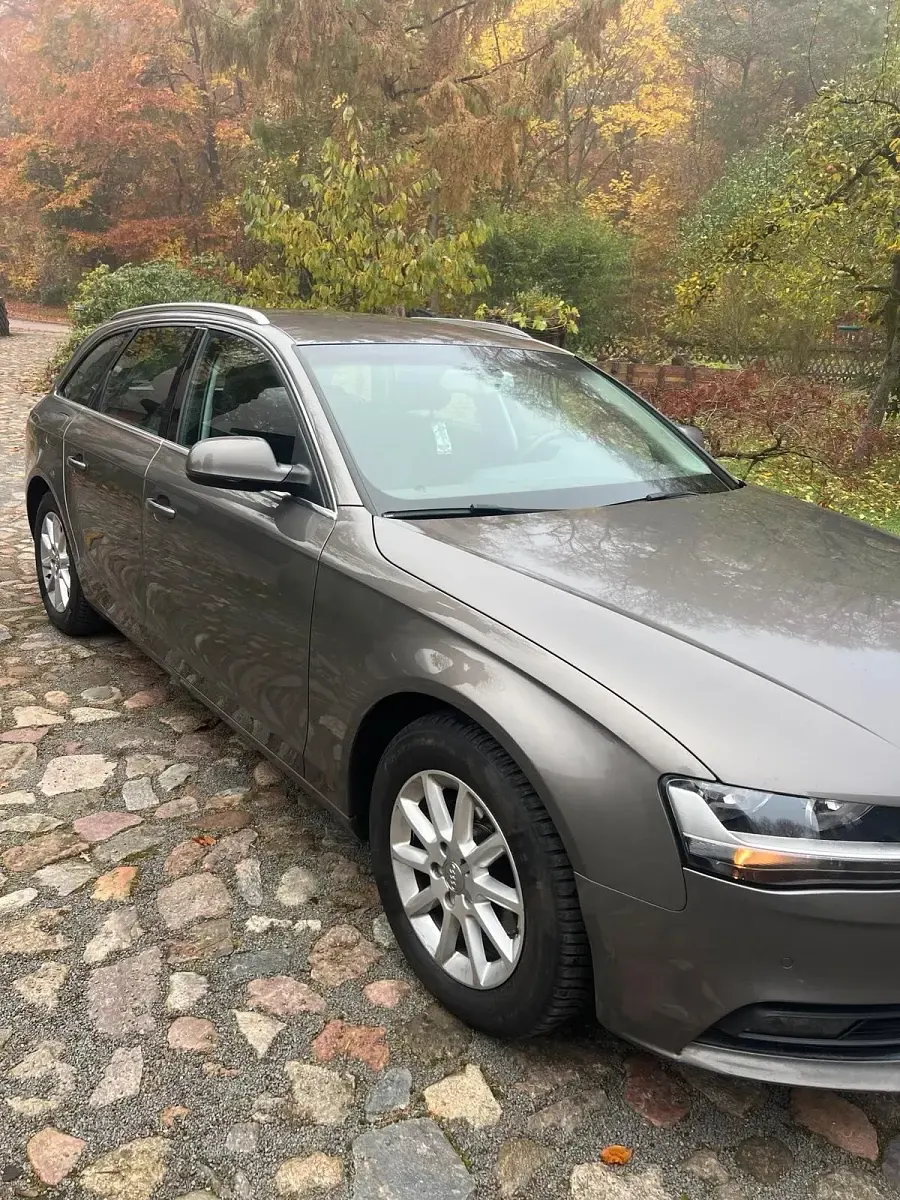 Gebraucht Audi A4 120 PS (88 kW) 2013 Grau Kombi