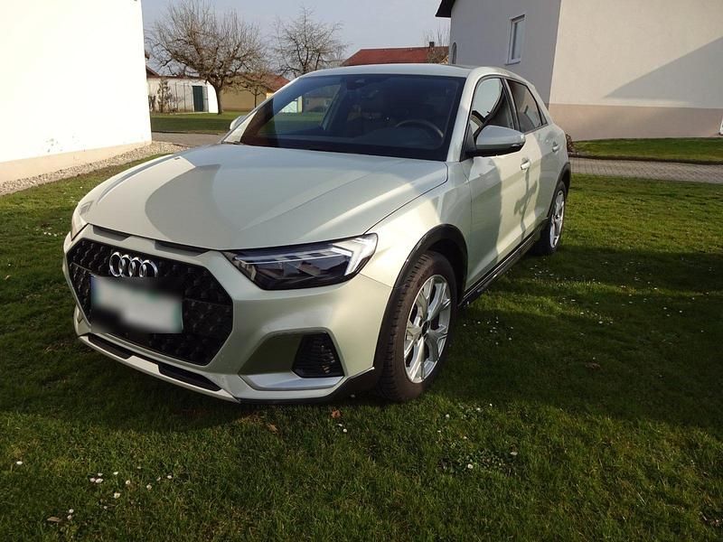 Gebraucht Audi A1 S-Line 150 PS (110 kW) 2024 Silber SUV