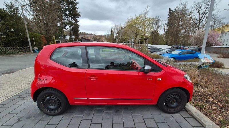 Second-hand VW up! 60 CP (44 kW) 2013 Roșu Hatchback